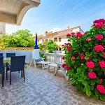 Tolles Meri 3 Mit Grill Und Garten By Interhome Apartman