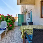 Tolles Meri 3 Mit Grill Und Garten By Interhome Apartman