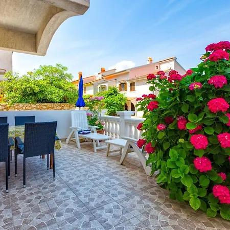 Tolles Meri 3 Mit Grill Und Garten By Interhome Apartment