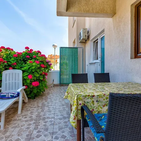 Tolles Meri 3 Mit Grill Und Garten By Interhome Apartmán