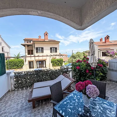 Tolles Meri 3 Mit Grill Und Garten By Interhome Apartman
