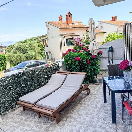 Tolles Meri 3 Mit Grill Und Garten By Interhome Apartman *