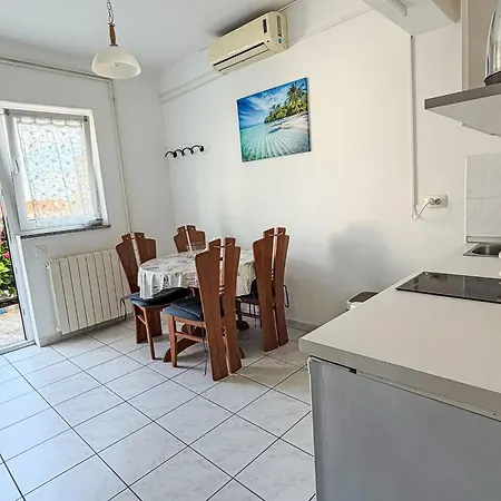 Tolles Meri 3 Mit Grill Und Garten By Interhome Apartman