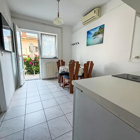 Apartman Tolles Meri 3 Mit Grill Und Garten By Interhome *