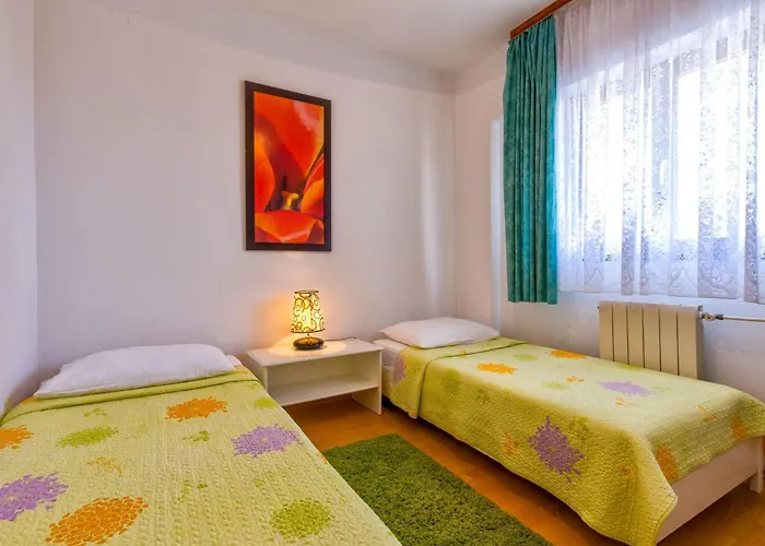 Tolles Meri 3 Mit Grill Und Garten By Interhome * Mali Lošinj
