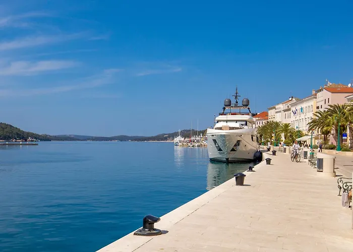 Tolles Meri 3 Mit Grill Und Garten By Interhome * Mali Lošinj